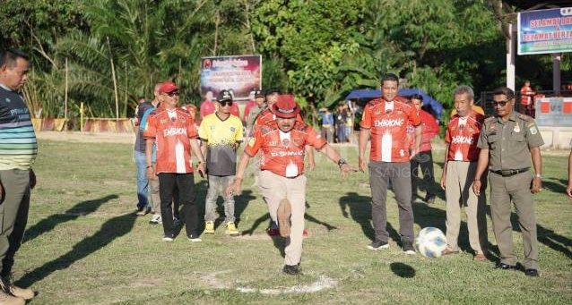 Buka Turnamen Embaong Natal Cup, Plt Bupati Sanggau Harapkan Sportivitas Yang Tinggi
