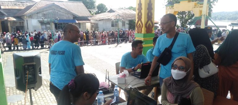 Pasar Murah “Diserbu” Warga, Disperindagkop dan UM Sanggau Siapkan 1500 Paket – Kalimantan Today