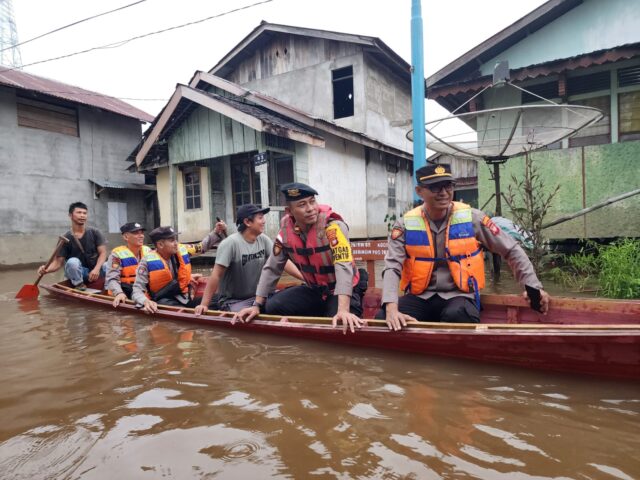 Kasat Samapta Polres Sanggau dan Kapolsek Kapuas Gelar Patroli Batingsor