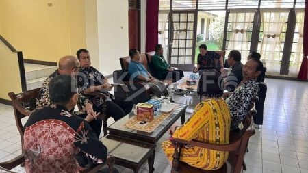 PJ Bupati Sanggau Silahturahmi Dengan Uskup Sanggau