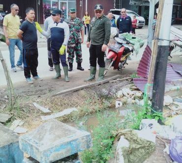 Pj Bupati Sanggau Temukan Drainase  Tersumbat dan Tumpukan Sampah – Kalimantan Today