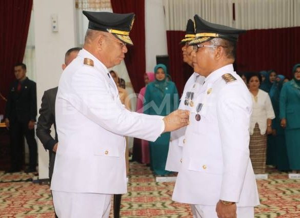 Suherman, SH., MH Dilantik Sebagai Pejabat Bupati Sanggau Oleh Pejabat Gubernur Kalbar, dr. Harisson, M.Kes
