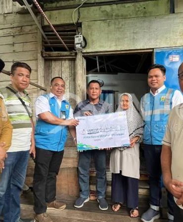 PJ Bupati Sanggau : Bentuk Kolaborasi Pemda Dengan PLN Bantu Warga Kategori Kemiskinan Ekstrim