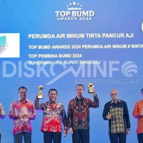 Pj. Bupati Sanggau Raih Penghargaan TOP Pembina BUMD 2024