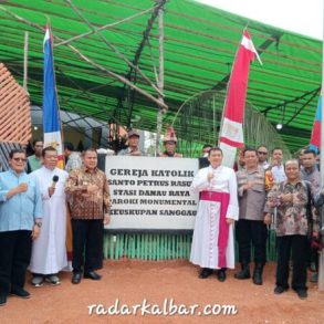 Bupati Sekadau dan Uskup Sanggau Resmikan Gereja St Petrus Rasul Danau Raya – Radar Kalbar