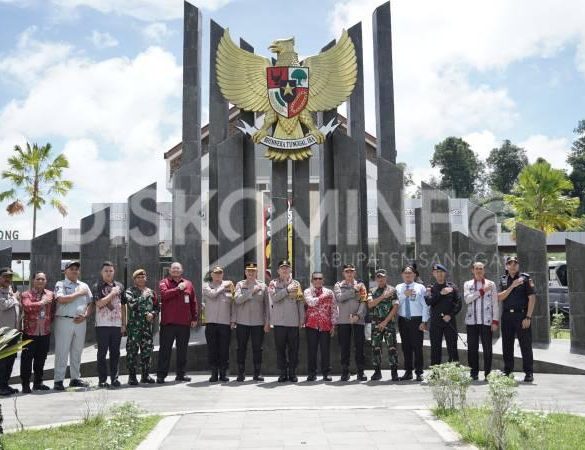 PJ Bupati Sanggau Dampingi Wakapolda Kalbar Dalam Kunker Di Kecamatan Entikong