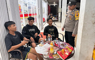 Patroli Malam Polsek Toba Sambangi Pemuda Nongkrong untuk Berikan Himbauan Kamtibmas