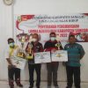 Kadis DLH Serahkan Penghargaan Lomba Kebersihan Kabupaten Sanggau Tahun 2022 – Dinas Lingkungan Hidup