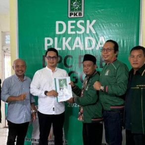 Cok Hendri Ramapon Kembalikan Formulir Pendaftaran Bakal Calon Kepala Daerah ke DPC PKB Sanggau