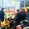 Petugas saat mengamankan sejumlah remaja yang hendak tawuran.
