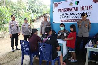 Polres Sanggau Gelar Klinik Terapung Presisi untuk Pengobatan Gratis Masyarakat Umum dalam Rangka Hari Bhayangkara ke-78