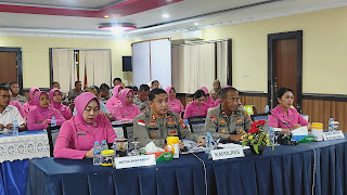 Kapolres Sanggau berikan Arahan Ke Polsek Jajaran melalui Zoom Meeting