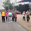 Olahraga Bersama Meriahkan Hari Bhayangkara Ke-78 di Mapolsek Kembayan