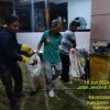 DLH Sanggau Bersihkan Sampah Pasca Pawai Obor – Dinas Lingkungan Hidup