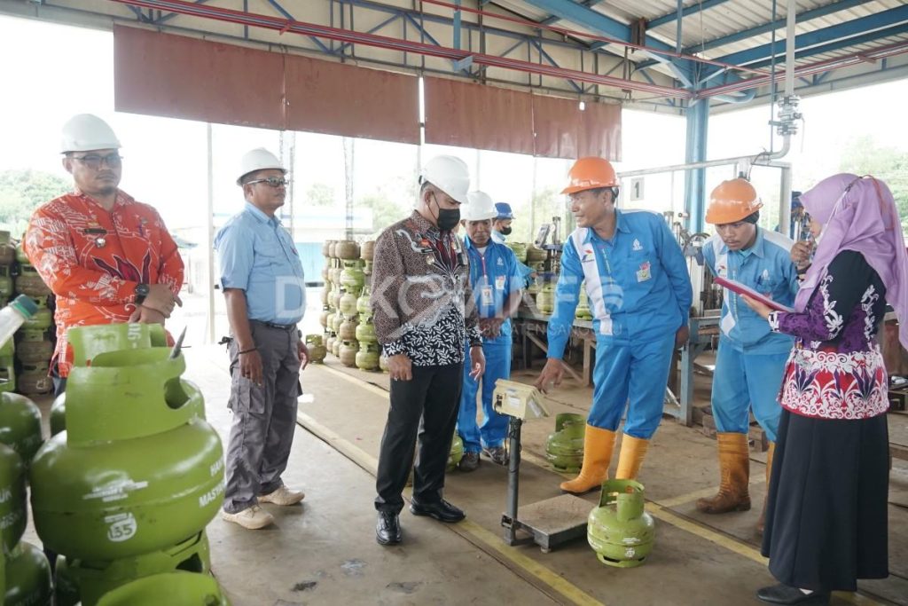 Penjabat Bupati Sanggau Lakukan Sidak SPBE di Desa Sungai Mawang, Kecamatan Kapuas