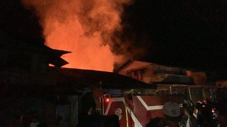 Dua Unit Rumah di Balai Karangan Sanggau Terbakar, Kapolsek Sekayam Jelaskan Kronologisnya