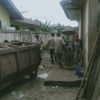 Jaga Kebersihan Pasar Jarai, DLH Sanggau Lakukan Kerja Bakti – Dinas Lingkungan Hidup