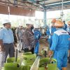 PJ Bupati Sanggau Suherman Sidak ke Stasiun Pengisian Bulk Elpiji