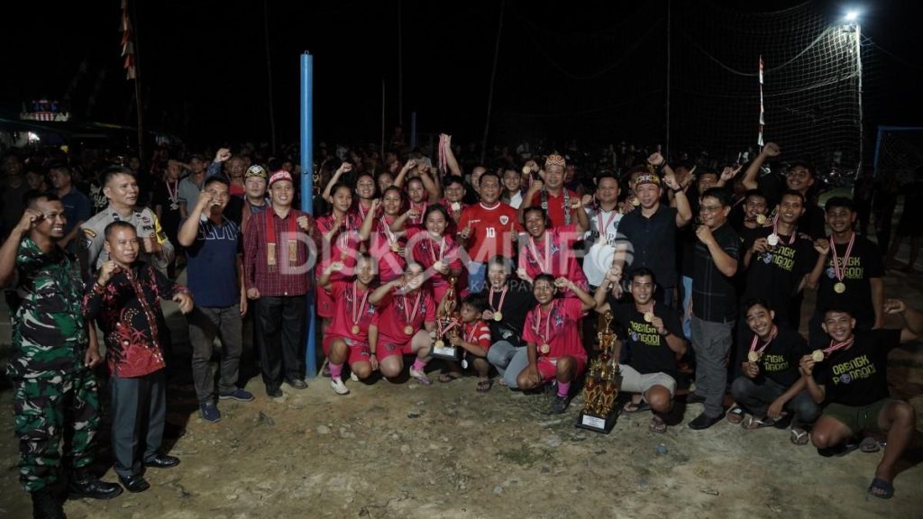 Gawai CUP I Desa Embala Resmi Ditutup Penjabat Bupati Sanggau, Berikut Daftar Pemenangnya