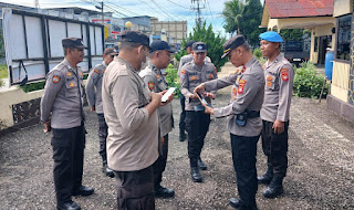 Pimpin Giat Waskat, Kapolsek Parindu Cek Handphone milik Anggota Terkait Judi Online