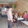 Sambangi Warga, Anggota Polsek Batang Tarang Sampaikan Pesan Kamtibmas