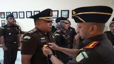 Kasi Pidum Kejaksaan Negeri Sanggau dan Kacabjari Entikong Berganti