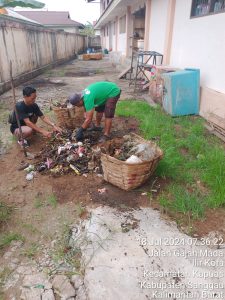 Dukung Pasar Sehat, DLH Sanggau berlakukan Piket Kebersihan di Pasar Jarai – Dinas Lingkungan Hidup