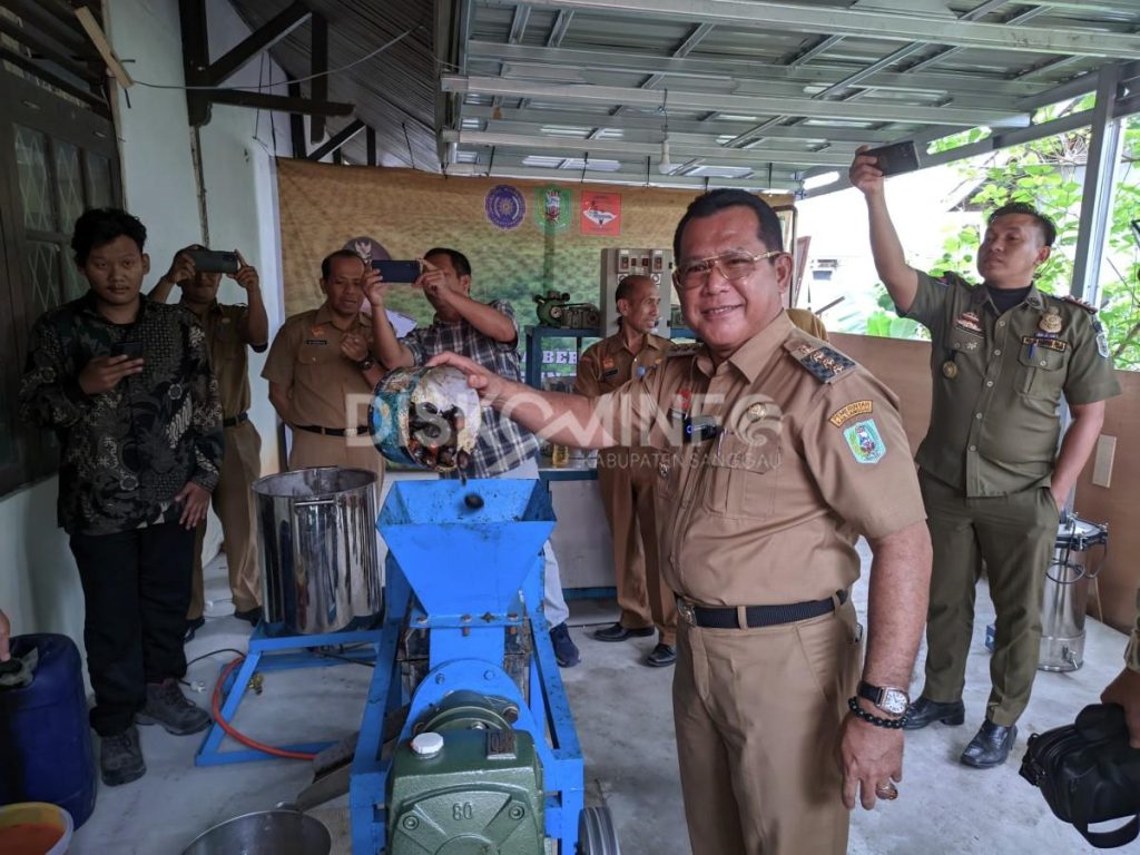 Kembali Mengukir Sejarah, Sanggau Ciptakan Mesin Pengolah Biji Sawit Menjadi Minyak Goreng