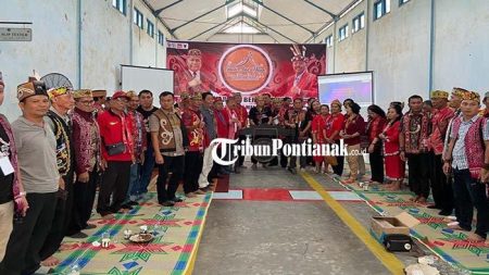 Ketua DAD Sanggau Tutup Rangkaian Seminar dan Beraump Raya