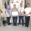 Penyerahan Piagam Penghargaan Kepatuhan Pelayanan Publik Tahun 2023 di Polres Sanggau