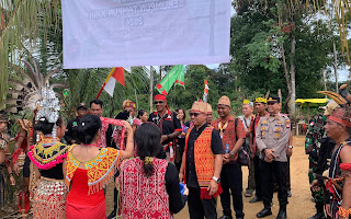 Kapolsek Sekayam Hadiri Pembukaan Gawai Serumpun Tampun Juah Tahun 2024 di Desa Lubuk Sabuk