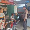 Anggota Polsek Tayan Hulu Ajak Warga Aktif Berpartisipasi Dalam Menjaga Keamanan Lingkungan