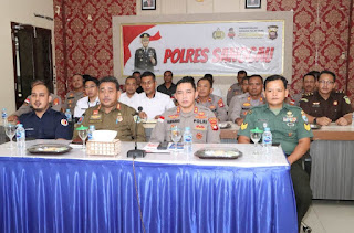 Zoom Meeting Rapat Koordinasi Lintas Sektoral Kesiapan Operasi Kepolisian Mandiri Kewilayahan Mantap Praja Kapuas-2024