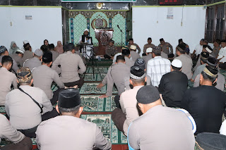 Pembinaan Rohani Personel Polres Sanggau Di Masjid Al-Hikmah