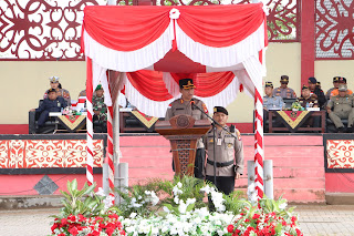 Kapolres Sanggau Pimpin Apel Gelar Pasukan Ops Mantap Praja Kapuas 2024 di Wilkum Polres Sanggau