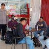 Sambil Patroli, Anggota Bhabinkamtibmas Sapa Warga Desa Lumut