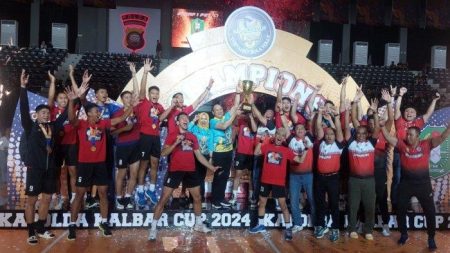 Hajar Tim Voli Putra Kapuas Hulu 3-1, Tim Voli Putra Sanggau Juara Turnamen Voli Kapolda Cup 2024