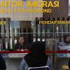Kantor Imigrasi Kelas II TPI Entikong Berikan Layanan Paspor Simpatik Pada Sabtu dan Minggu