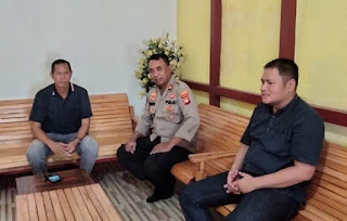 Kunjungi Tokoh Masyarakat, Polsek Kembayan Perkuat Keamanan Pilkada