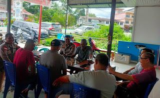 Kunjungi Warga Desa Balai Karangan, Wakapolsek Sekayam Ajak Wujudkan Pilkada Aman