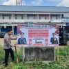 Polsek Parindu Pasang Spanduk Himbauan Pilkada Damai 2024 di Kecamatan Parindu