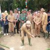 Kapolsek Parindu Hadiri Kegiatan Panen Padi Musim Tanam (MT) Gadu’ di Gapoktan Tani Hayo Kecamatan Parindu