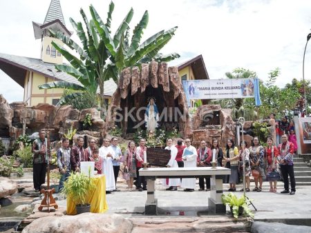 Penjabat Bupati Sanggau Resmikan Gua Maria Bunda Keluarga Paroki Sosok