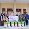 Koramil Kembayan Bersama Paskas Distribusikan Bantuan Beras ke Pesantren di Perbatasan