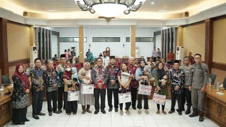 Pj Bupati Sanggau Buka Sosialisasi Pembentukan UPZ Dinas, Instansi dan Perusahaan 