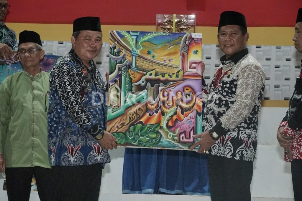 PJ Bupati Sanggau Resmi Menutup MTQ XXXII Tingkat Kabupaten Sanggau Tahun 2024 PJ Bupati Sanggau Resmi Menutup MTQ XXXII Tingkat Kabupaten Sanggau Tahun 2024