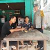 Patroli Dialogis, Anggota Polsek Entikong Sampaikan Pesan Kamtibmas