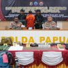 Kapolda Papua Sampaikan Penangkapan Pelaku Penyelundupan Senjata Untuk KKB di Puncak Jaya