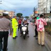 Kabag Ops Pimpin Pembagian Takjil Polres Melawi