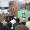 Kapolsek Kembayan Pimpin Pengamanan Sholat Tarawih, Sampaikan Pesan Kamtibmas kepada Jamaah